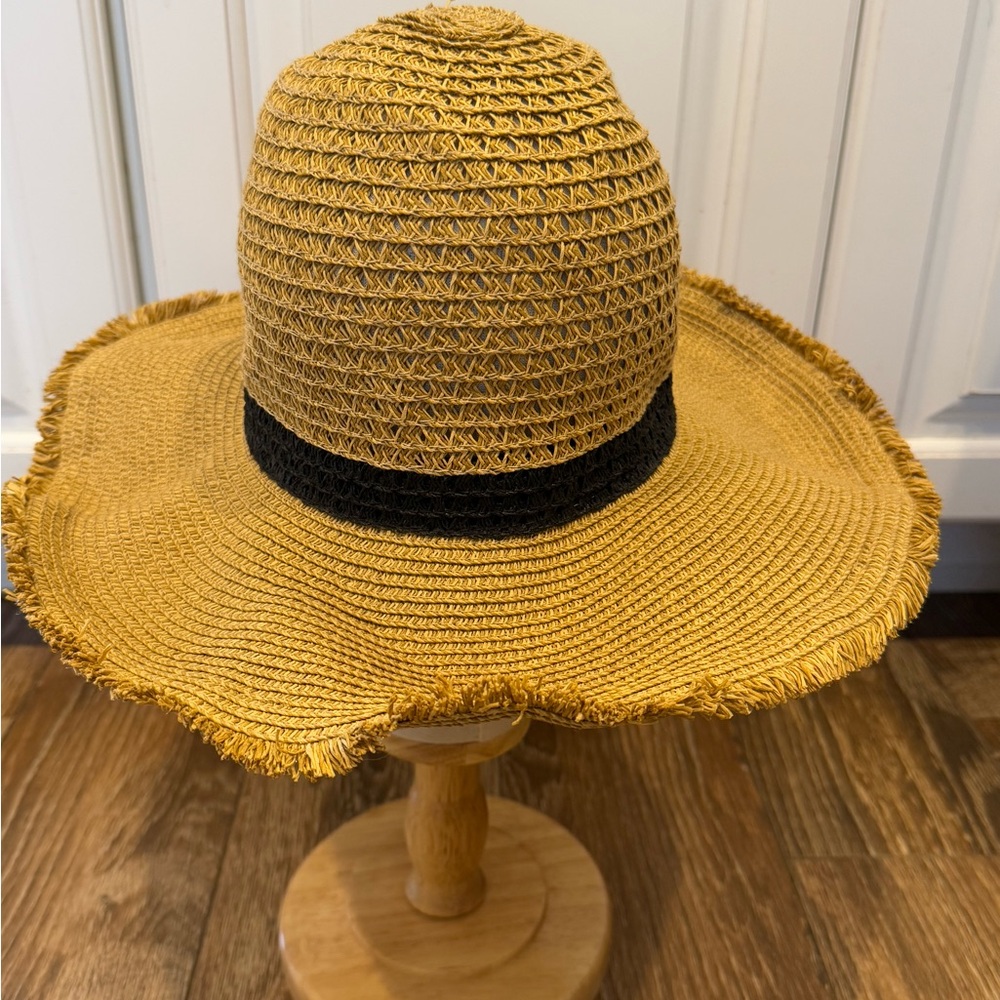 Target tan straw brimmed hat black trim - Picture 2 of 14